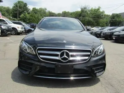 2018 Mercedes-Benz E-Class E300 4MATIC photo 2