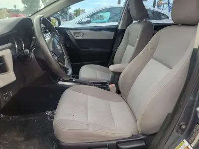 2016 Toyota Corolla LE AT photo 5