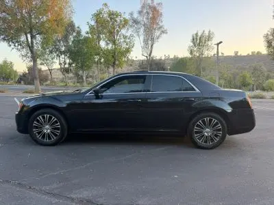 2013 Chrysler 300 S V6 AWD photo 3