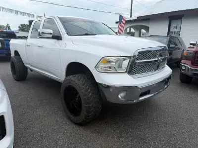 2011 RAM 1500 ST Quad Cab photo 2