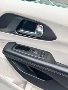 2020 Chrysler Pacifica Touring photo 3