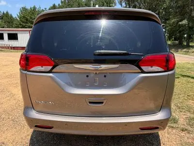 2018 Chrysler Pacifica LX photo 4