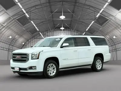 2016 GMC Yukon 4WD SLE photo 3