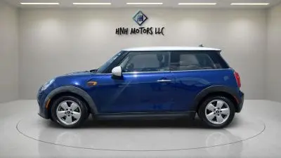 2017 MINI Cooper Base photo 2