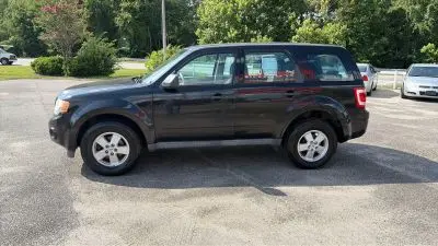 2011 Ford Escape XLS photo 5