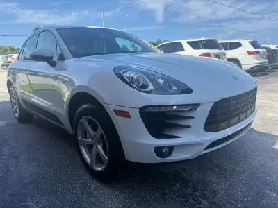 2018 Porsche Macan Base photo 3