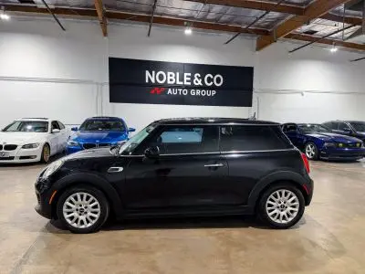2014 MINI Cooper Base photo 3
