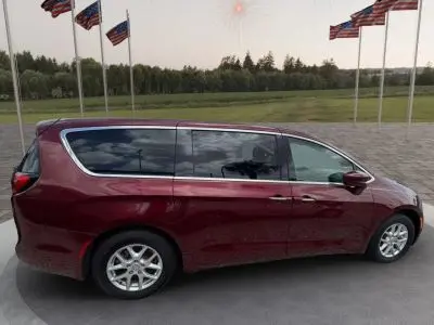 2020 Chrysler Pacifica Touring photo 5