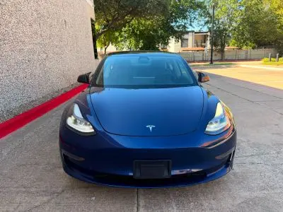 2022 Tesla Model 3 Standard Range Plus photo 3