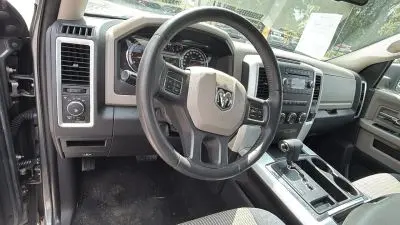 2012 RAM 1500 SLT Crew Cab photo 5