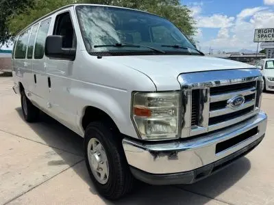 2012 Ford E-Series E-350 XLT Super Duty Extended photo 4