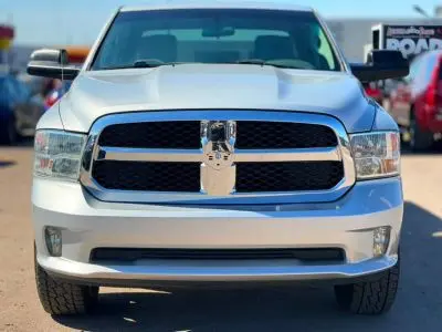 2014 RAM 1500 Express 4x4 Crew Cab photo 2