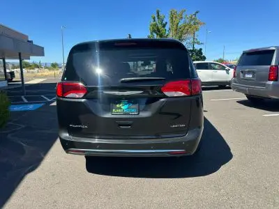 2017 Chrysler Pacifica Limited photo 4
