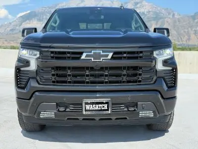 2025 Chevrolet Silverado 1500 RST 4X4 Crew Cab Short Box photo 3