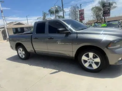 2012 RAM 1500 ST Quad Cab photo 4