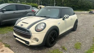 2015 MINI Cooper S photo 3