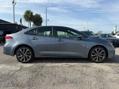 2022 Toyota Corolla SE CVT photo 4