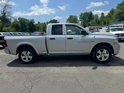 2012 RAM 1500 Express 4x4 Quad Cab photo 4