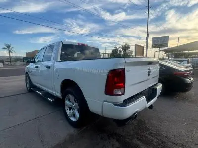 2014 RAM 1500 Express Crew Cab photo 4