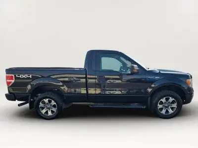 2012 Ford F-150 XLT 4WD Regular Cab 126 in photo 5