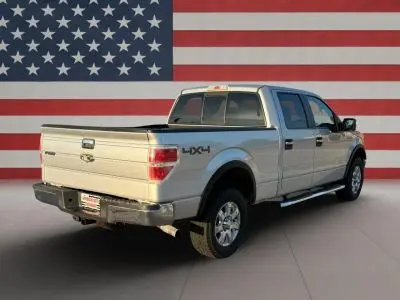 2013 Ford F-150 XLT 4WD SuperCrew 145 in photo 3