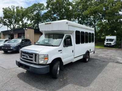 2009 Ford E-Series E350 SUPER DUTY CUTAWAY photo 3