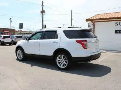 2014 Ford Explorer XLT photo 3
