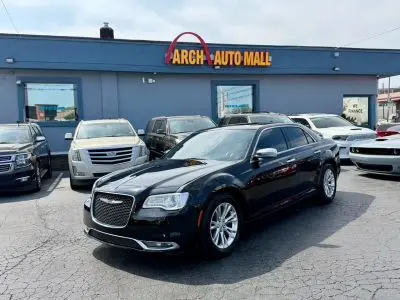 2016 Chrysler 300 C photo 2
