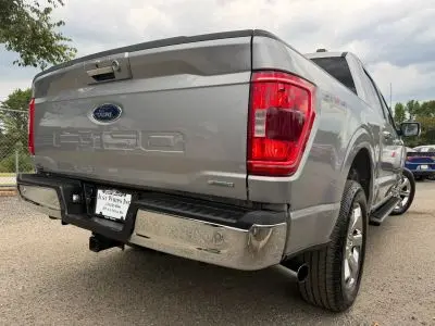 2021 Ford F-150 XLT 4WD SuperCrew 5-1/2' Box photo 5