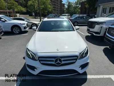 2017 Mercedes-Benz E-Class E300 4MATIC photo 4