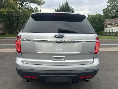 2014 Ford Explorer XLT 4WD photo 4