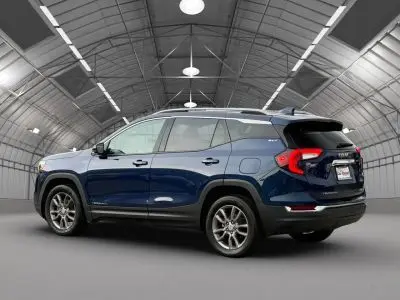 2023 GMC Terrain SLT AWD photo 5