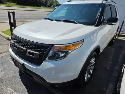 2014 Ford Explorer XLT 4WD photo 2