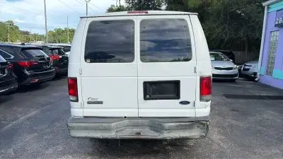 2007 Ford E-Series E-150 Van photo 4