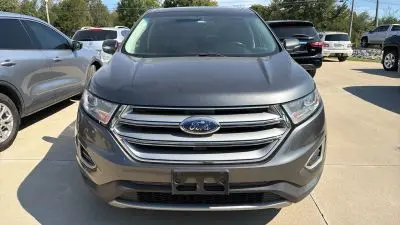 2018 Ford Edge SEL photo 2