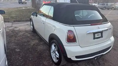 2010 MINI Cooper S photo 2
