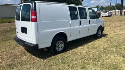 2022 Chevrolet Express Work Van HD 2500 photo 5