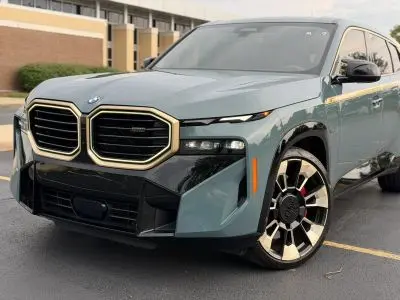 2023 BMW XM Base photo 3