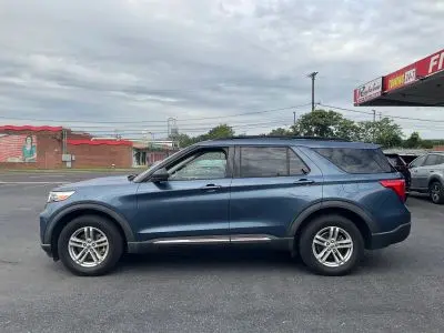 2020 Ford Explorer XLT 4WD photo 3