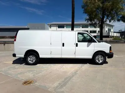 2010 Chevrolet Express Work Van 3500 Extended photo 2