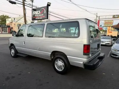 2013 Ford E-Series XL E-150 photo 5