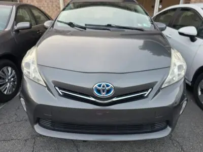 2012 Toyota Prius v Three photo 5