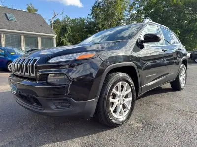 2014 Jeep Cherokee Latitude 4WD photo 3