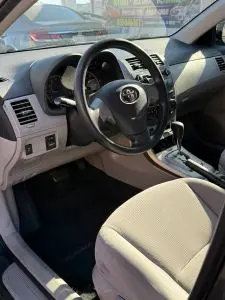 2011 Toyota Corolla LE AT photo 5