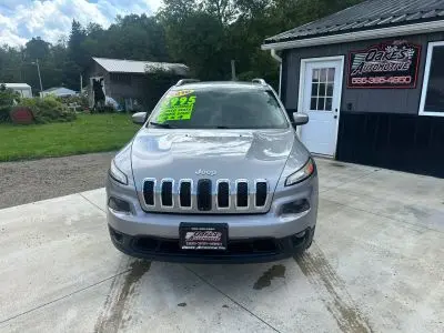 2016 Jeep Cherokee Latitude 4WD photo 2