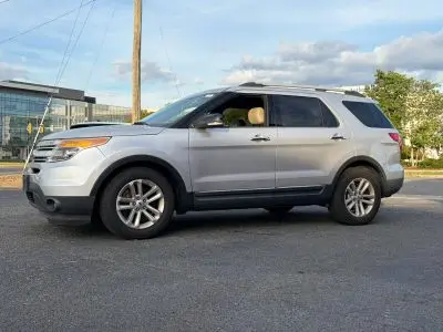 2015 Ford Explorer XLT photo 5