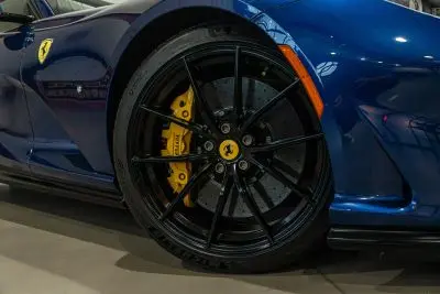 2019 Ferrari 812 Base photo 4
