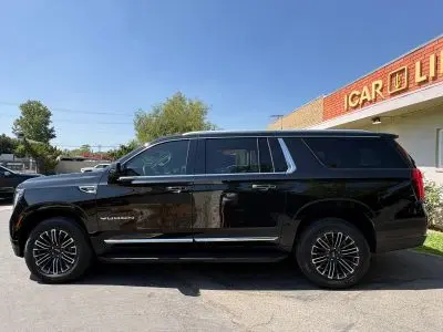 2025 GMC Yukon Elevation 4WD photo 3