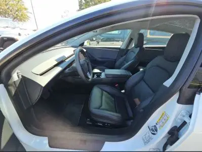 2025 Tesla Model 3 Long Range photo 2