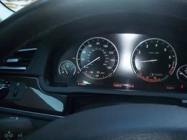 2010 BMW 7 Series 750i xDrive's photo